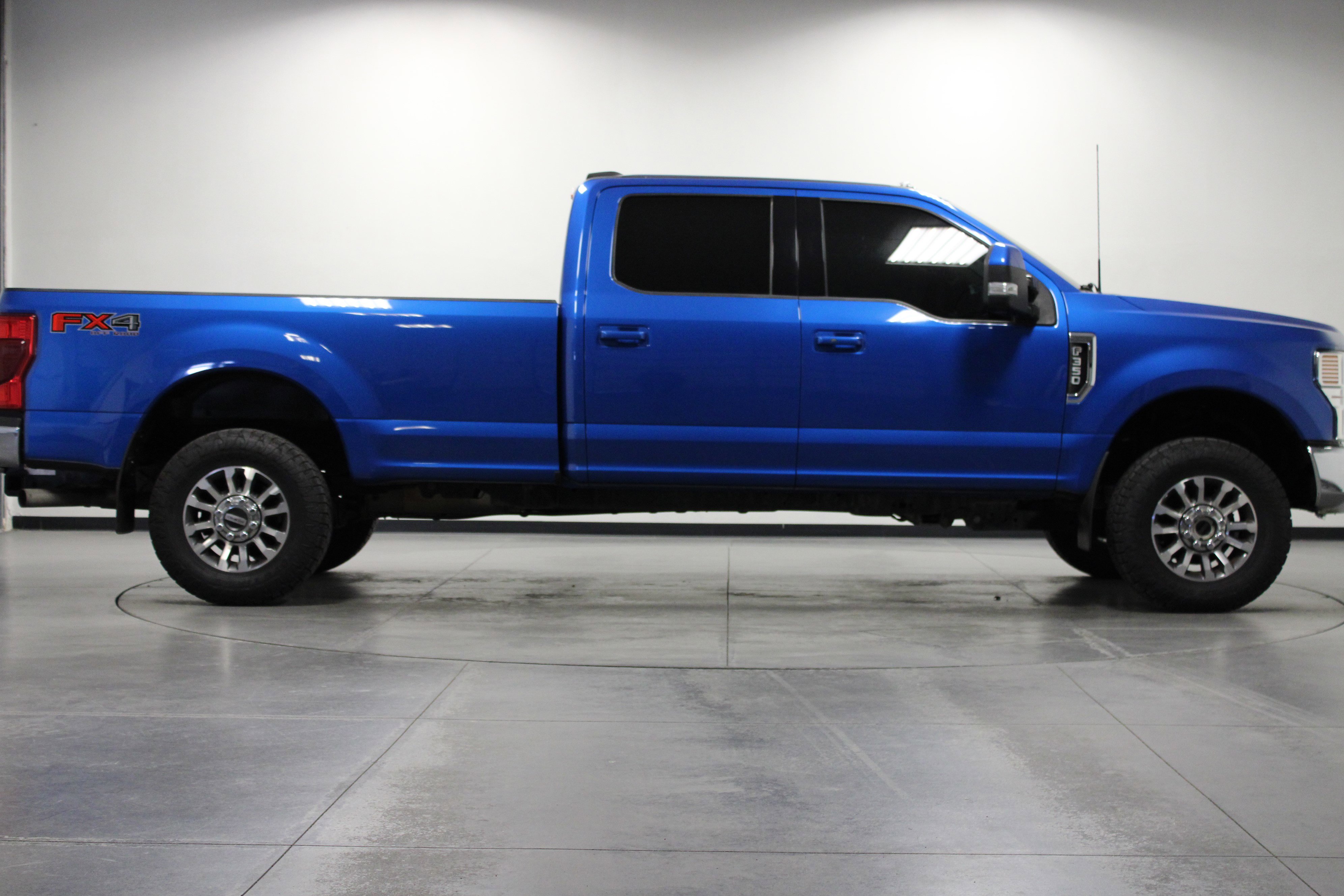 2020 Ford F-350 Lariat photo 2