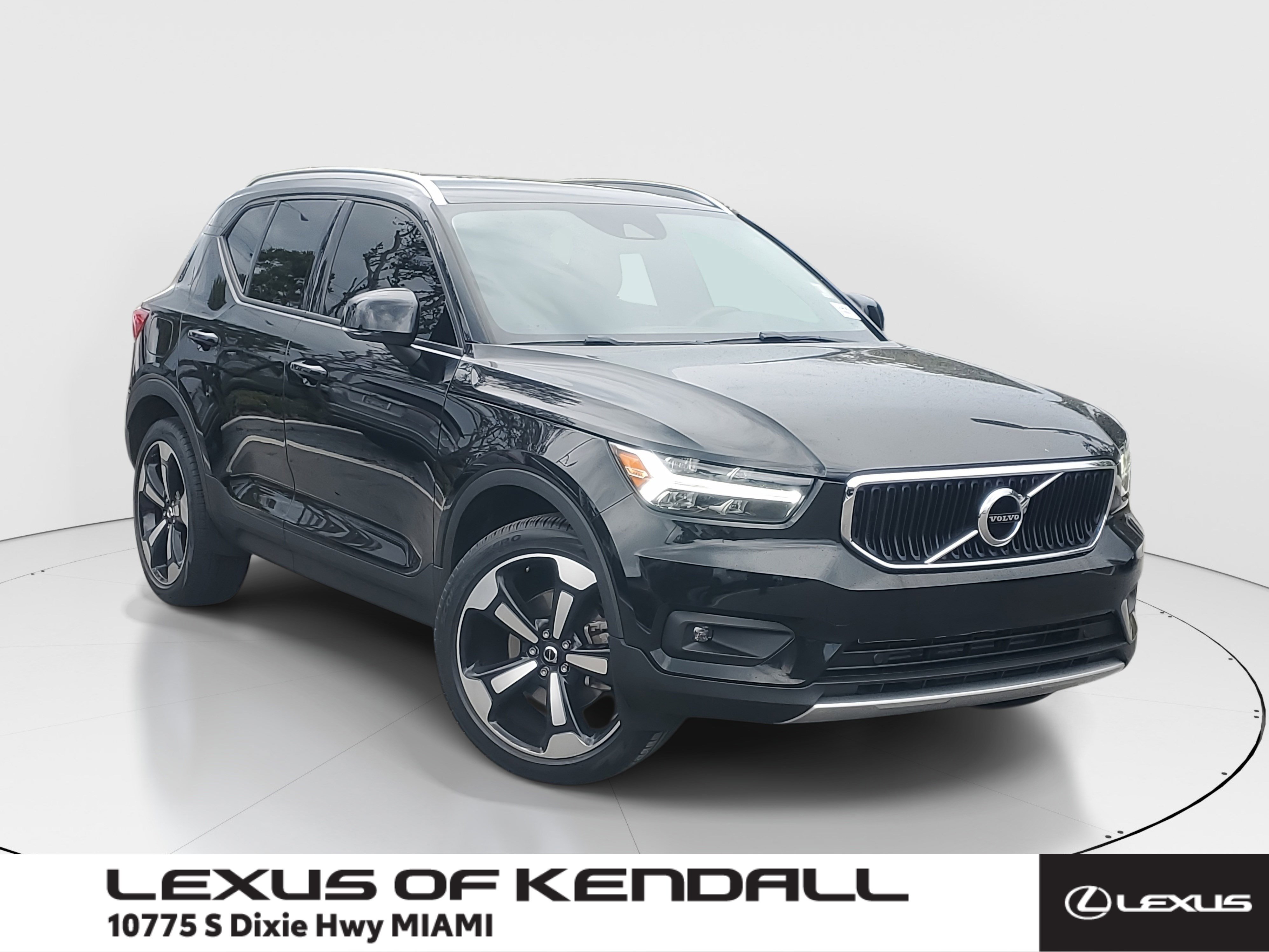 2021 Volvo XC40 Momentum