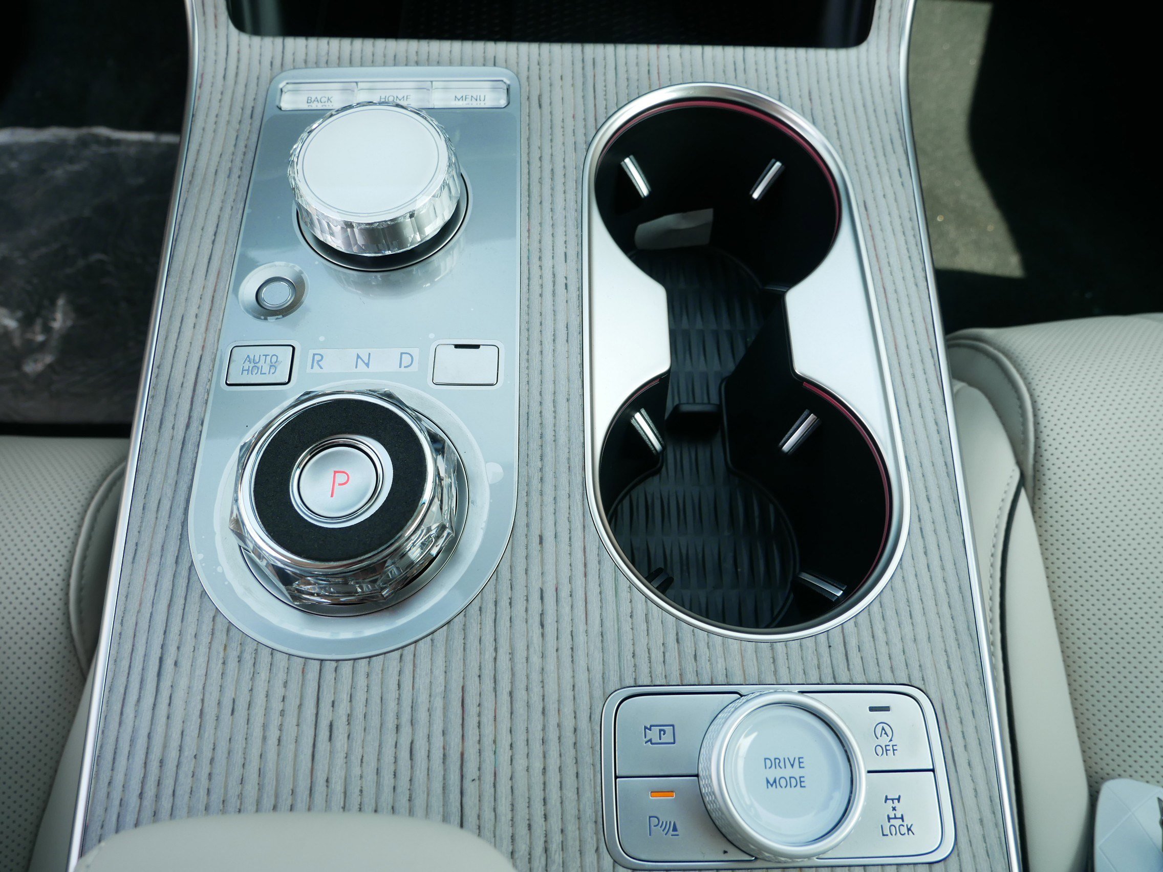 2025 Genesis GV80 Prestige AWD photo 9