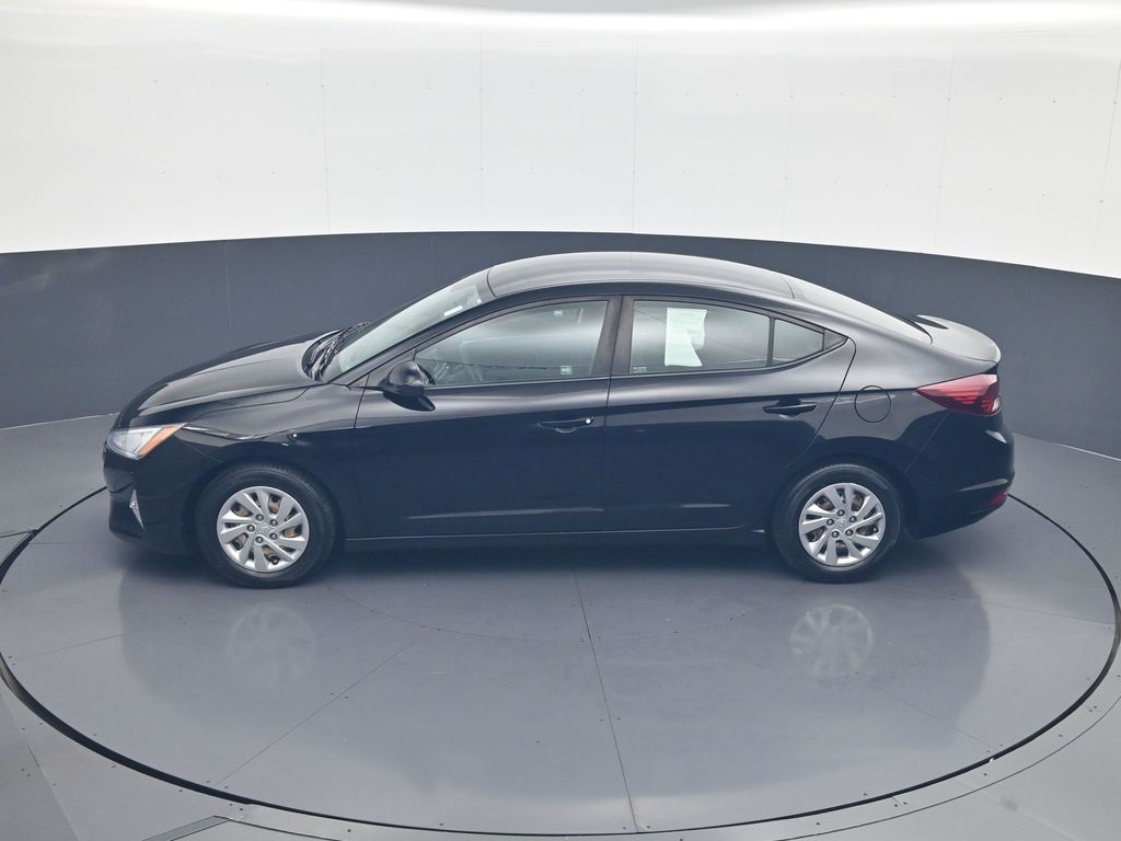 2019 Hyundai Elantra SE photo 20