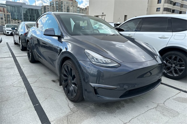 Used 2021 Tesla Model Y Long Range with VIN 5YJYGAEE6MF159539 for sale in San Francisco, CA