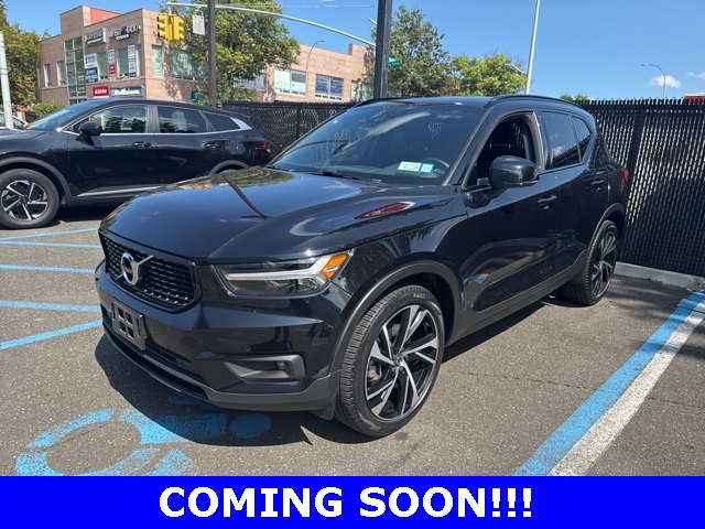2022 Volvo XC40