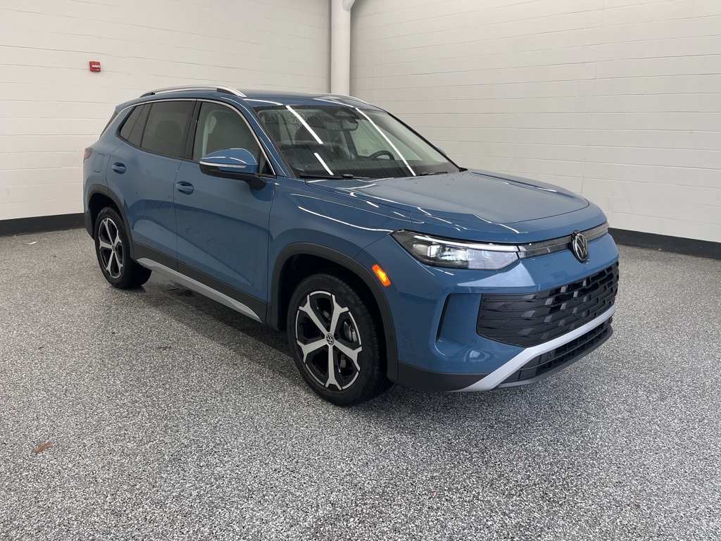 2026 Volkswagen Tiguan SE photo 4