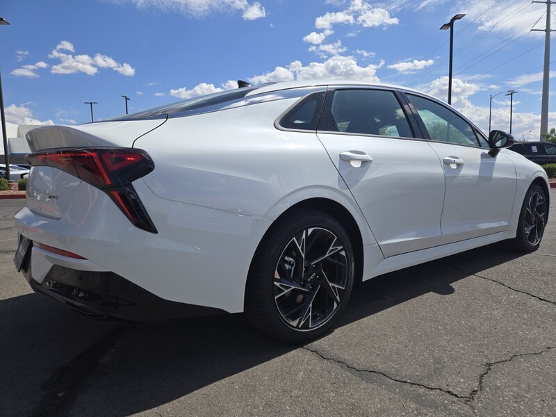 2025 Kia K5 GT-Line photo 3