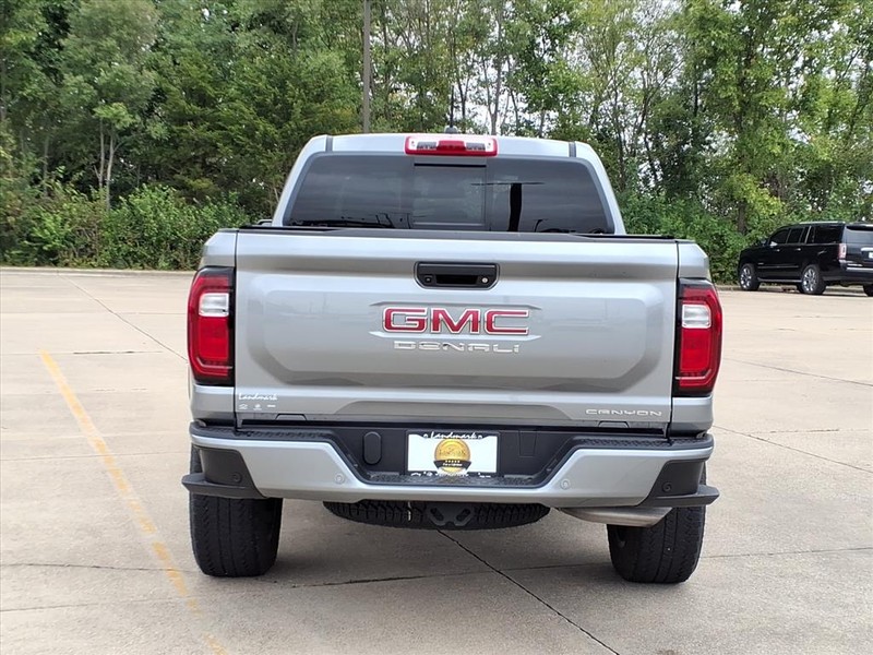 2023 Gmc Canyon Denali photo 21