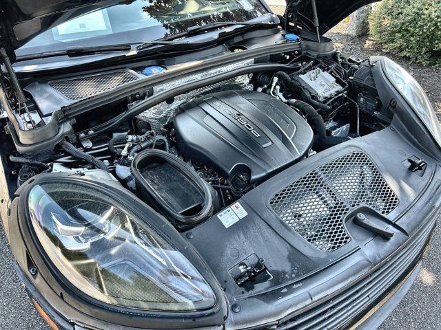 2021 Porsche Macan Base photo 22