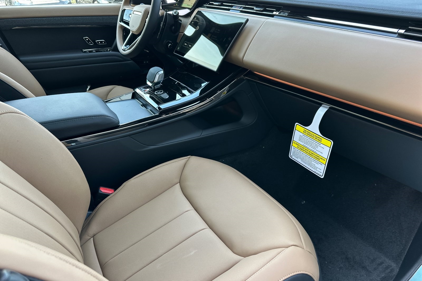 2025 Land Rover Range Rover Sport SE photo 17
