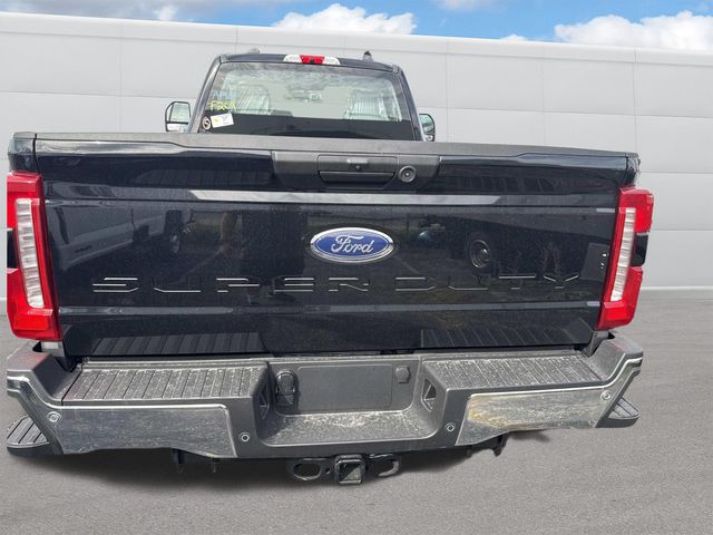 2026 Ford F-350 photo 3