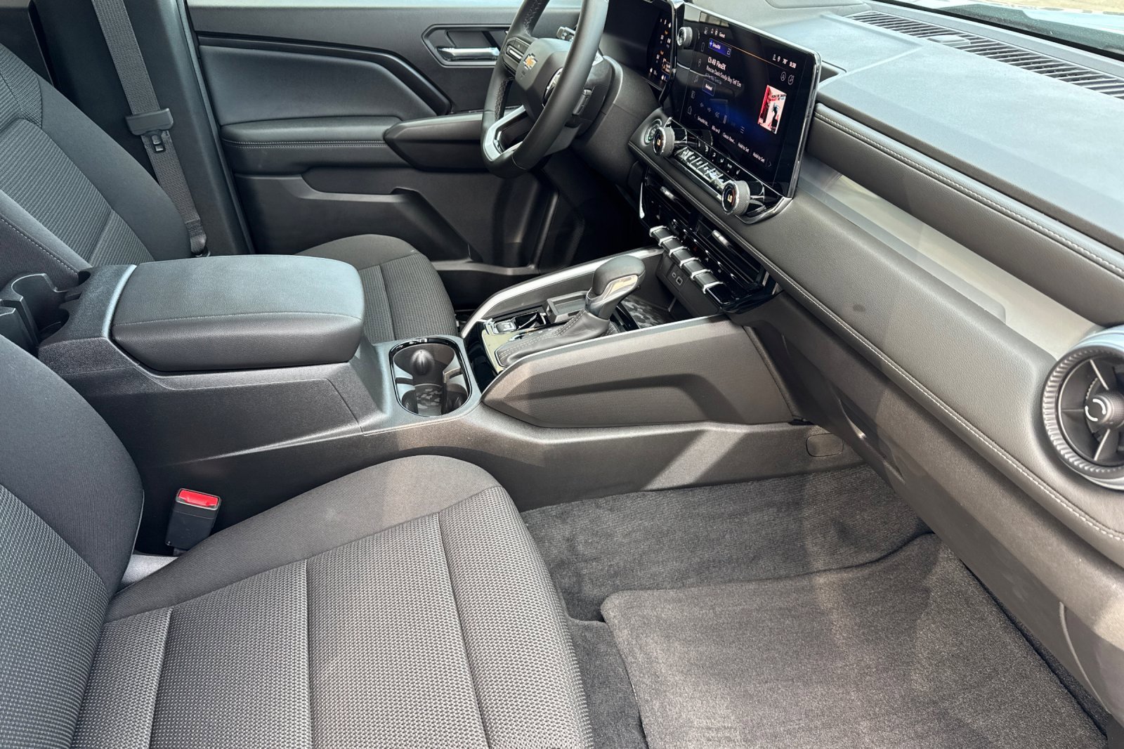 2025 Chevrolet Colorado Work Truck LT photo 15