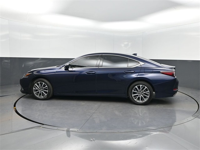 2022 Lexus ES 350 photo 2