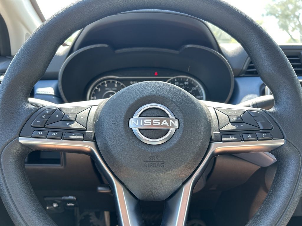 2025 Nissan Versa SV photo 15