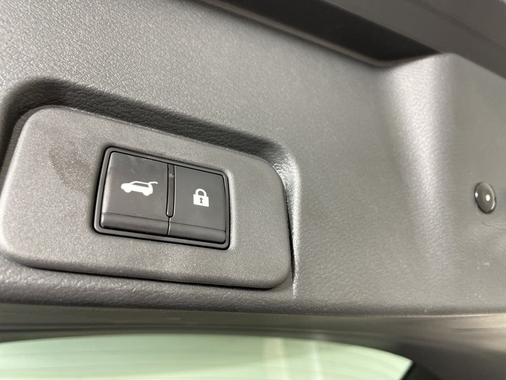 2023 Nissan Rogue SV photo 40