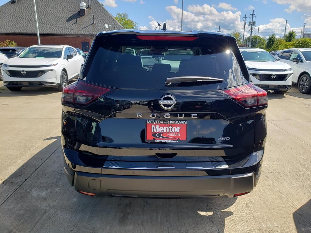 2026 Nissan Rogue SV photo 4