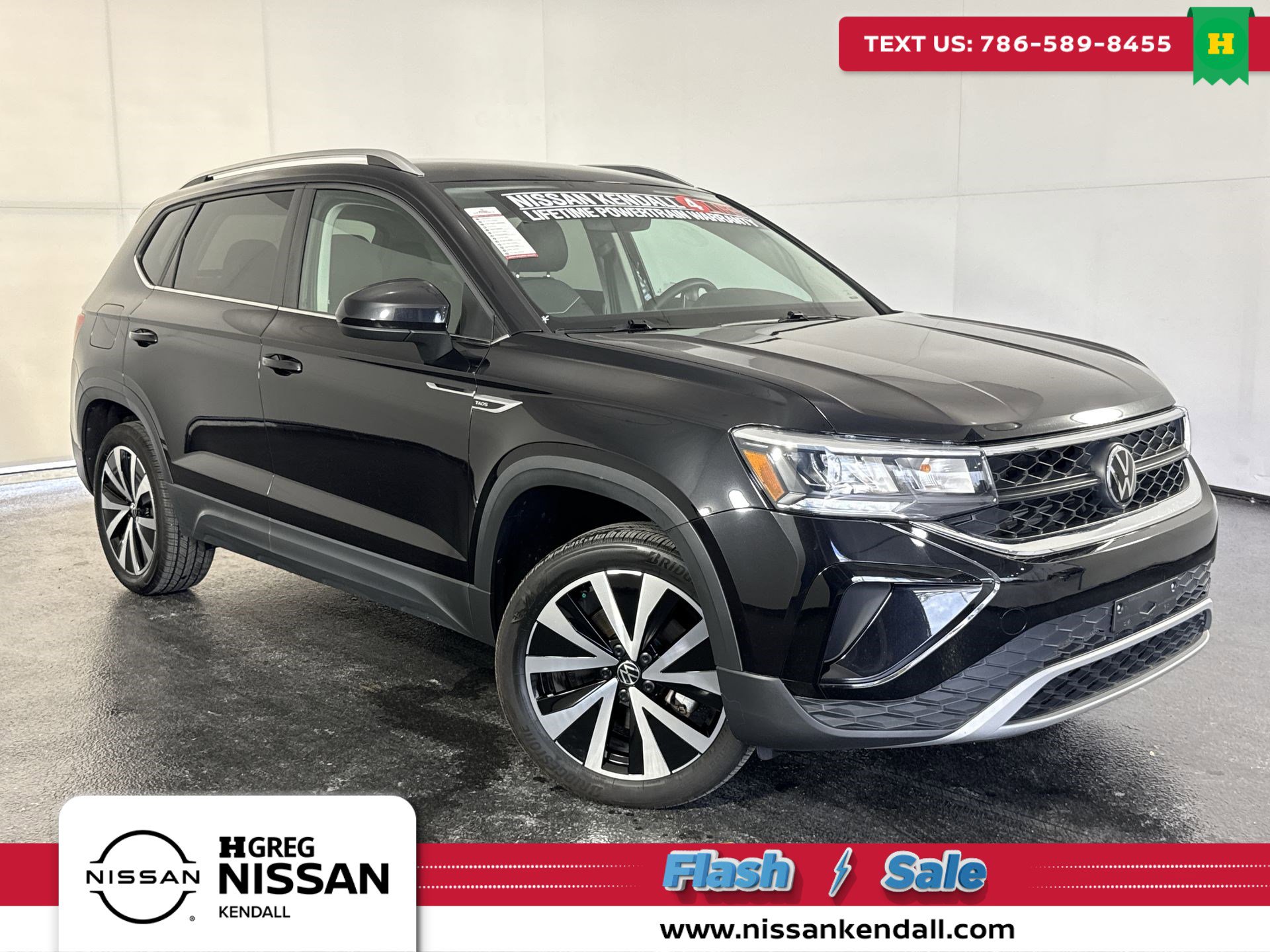 2024 Volkswagen Taos SE's photo