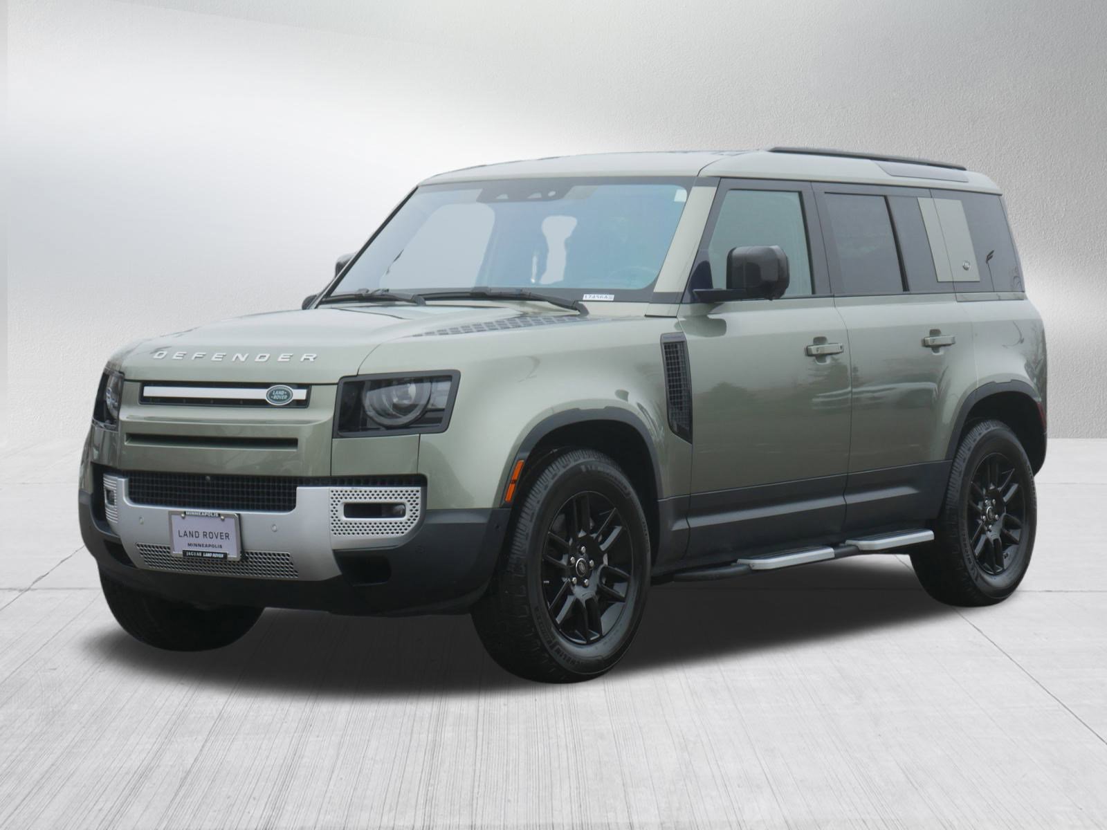 2020 Land Rover Defender SE's photo