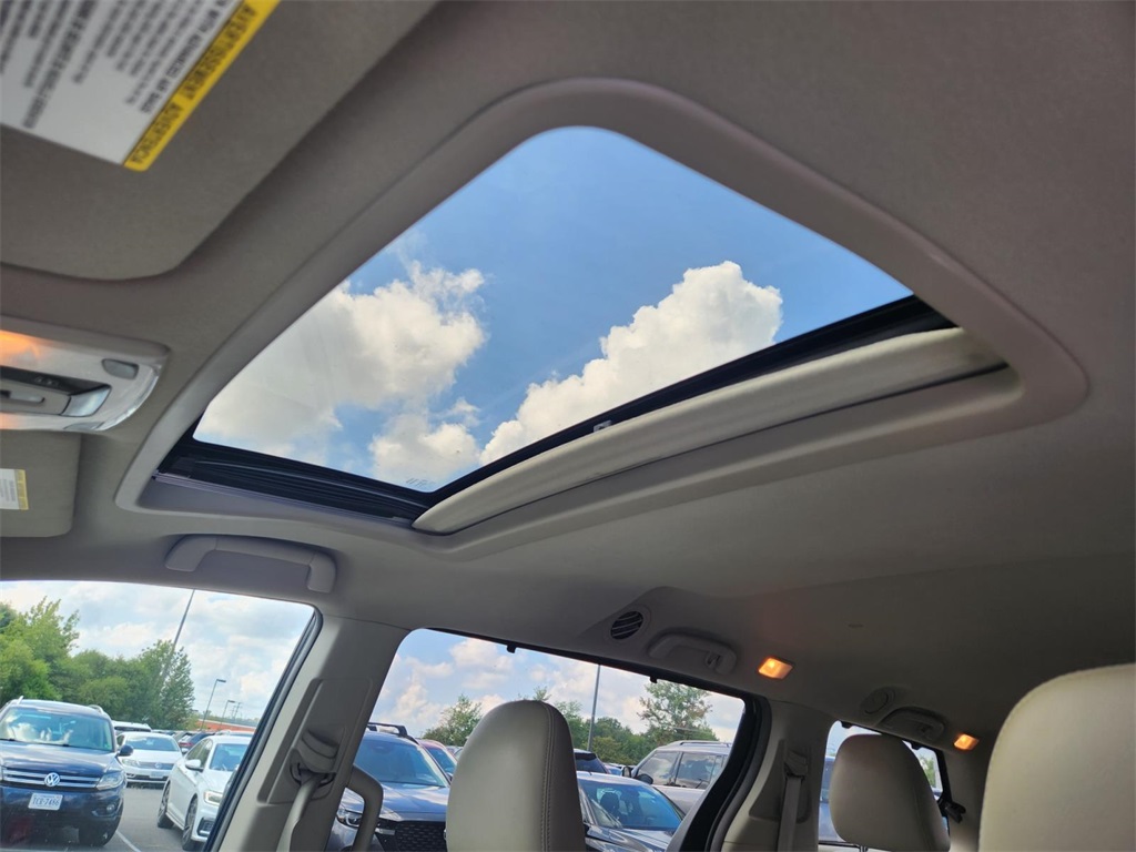 2014 Toyota Sienna XLE photo 5