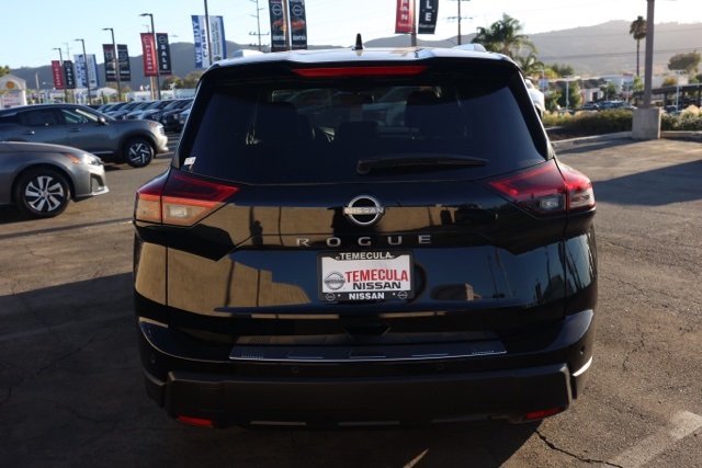2025 Nissan Rogue SV photo 3