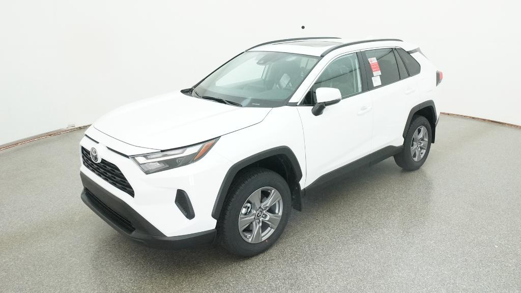2025 Toyota RAV4 XLE's photo