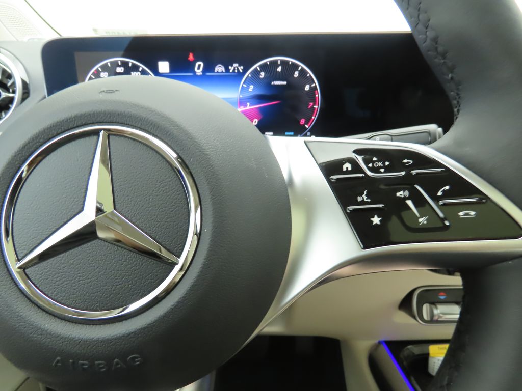 2026 Mercedes Benz GLA 250 photo 12