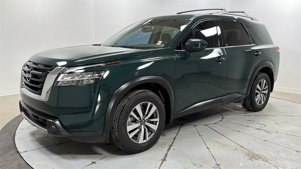 2022 Nissan Pathfinder SL
