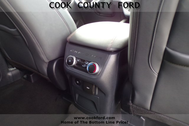 2025 Ford Explorer photo 17