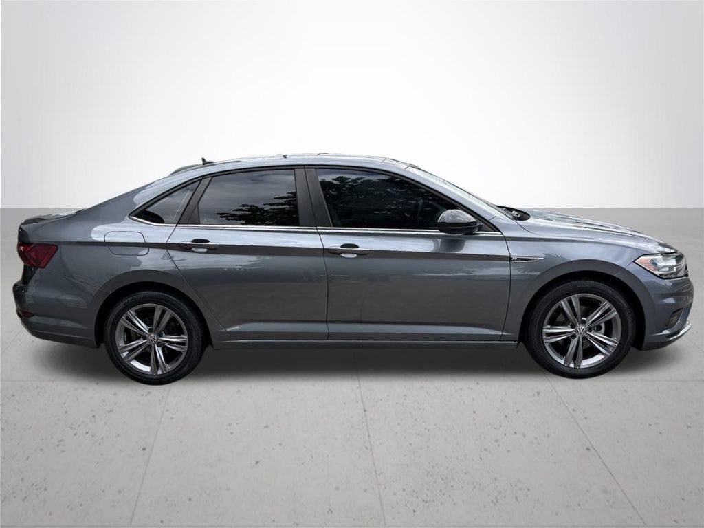 2021 Volkswagen Jetta R-Line photo 6