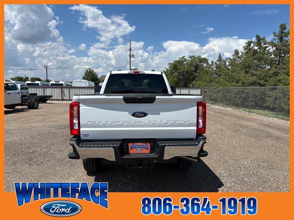 2025 Ford F-350 XLT photo 4