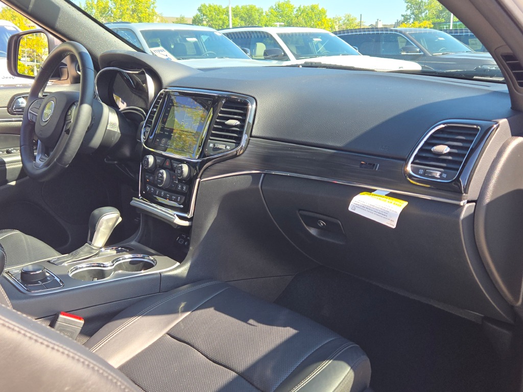 2021 Jeep Grand Cherokee Anniversary Edition photo 5