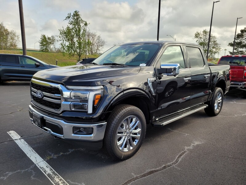 2025 Ford F-150 Lariat photo 3