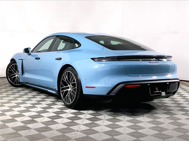 2025 Porsche Taycan 4 photo 3