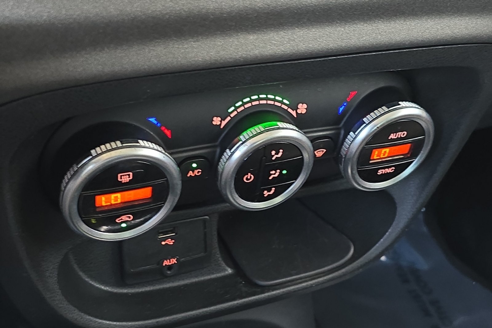 2015 Fiat 500L Trekking photo 21