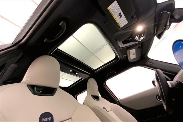 2025 Mini Cooper S Hardtop photo 26