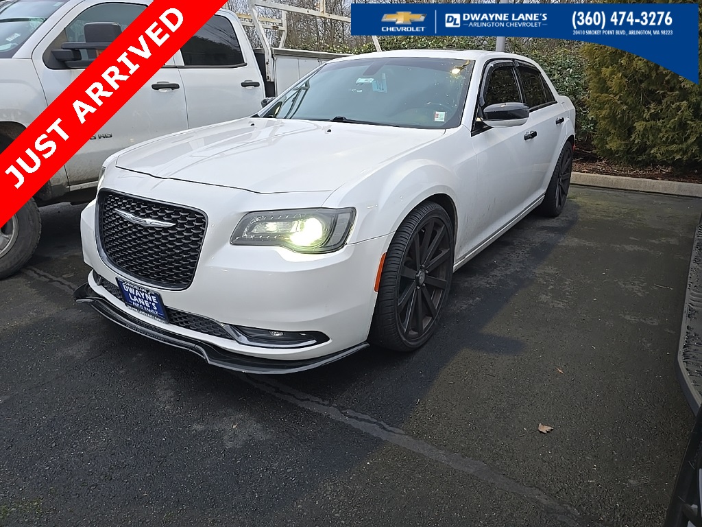 2015 Chrysler 300 S's photo