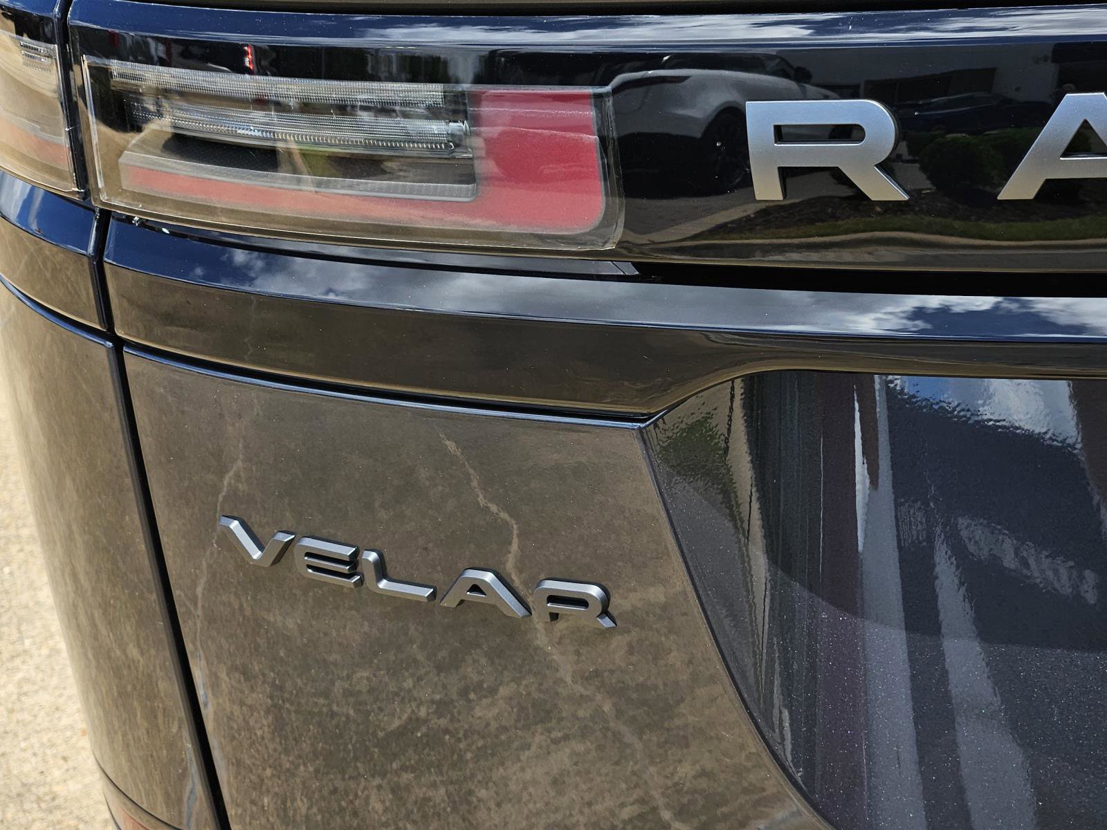 2026 Land Rover Range Rover Velar SE photo 8