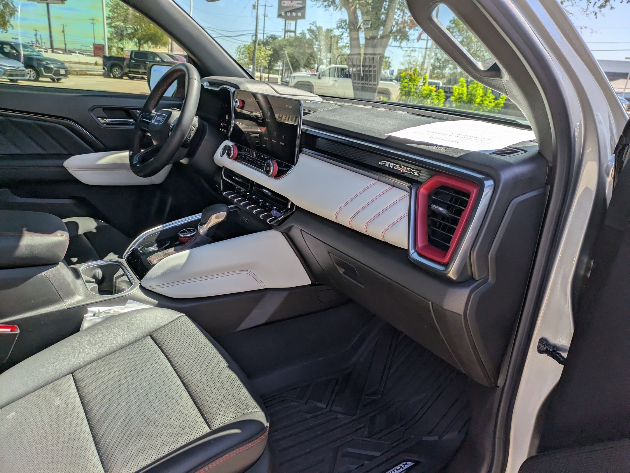 2024 Gmc Canyon AT4X photo 29