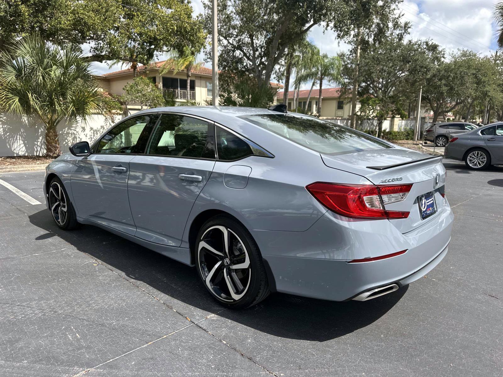 2022 Honda Accord Sport 2.0T photo 5