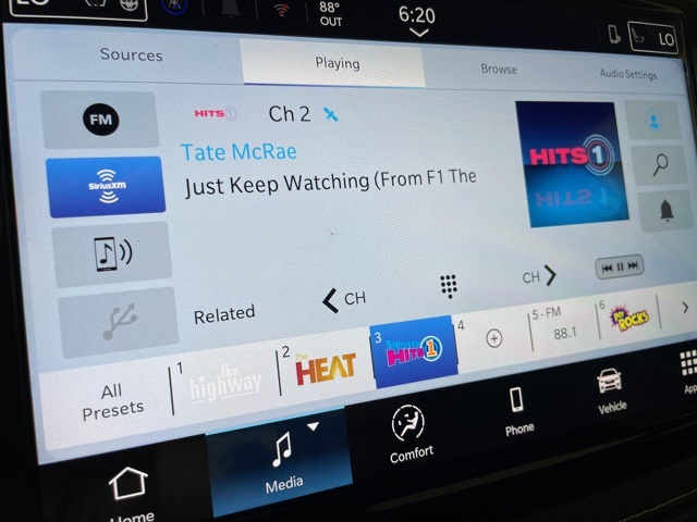2025 Chrysler Pacifica photo 28