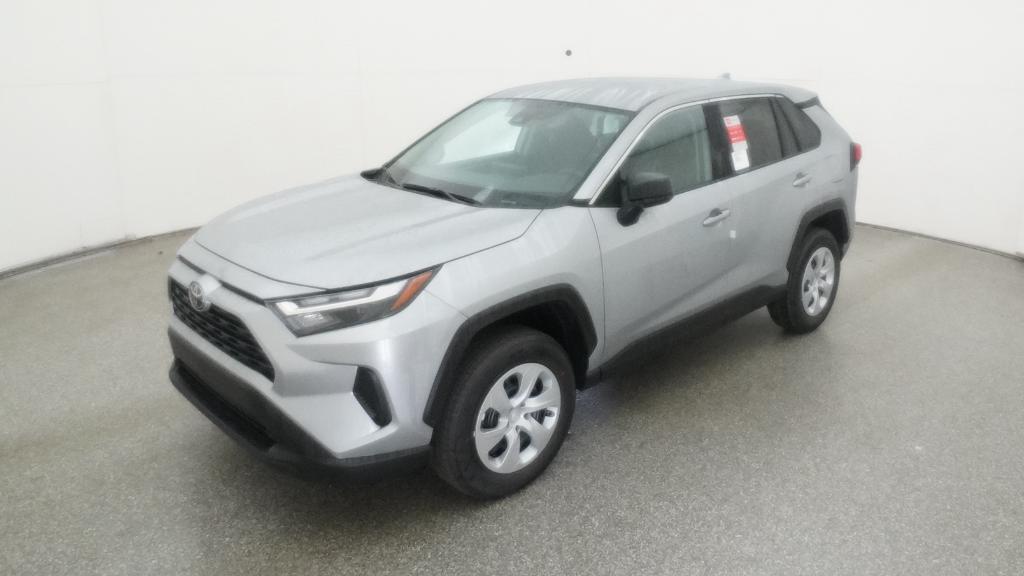 2025 Toyota RAV4 LE's photo