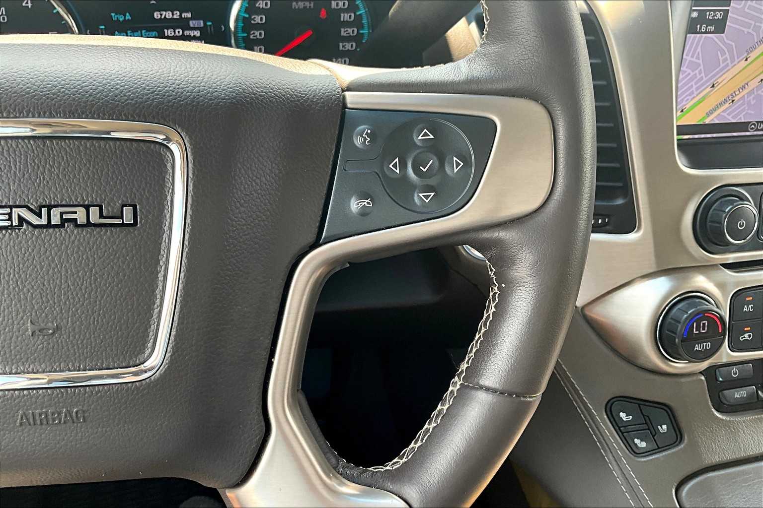 2017 Gmc Yukon Denali photo 23