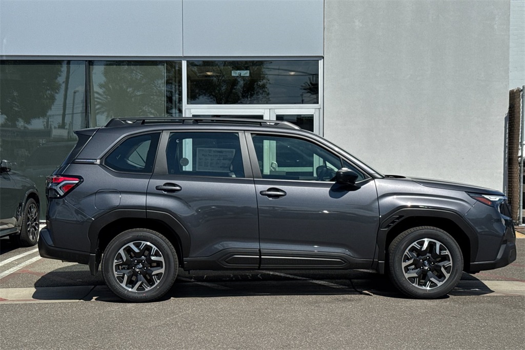 2025 Subaru Forester Base photo 3