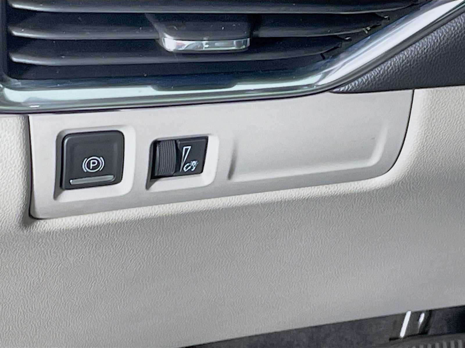 2022 Cadillac XT4 Luxury photo 8