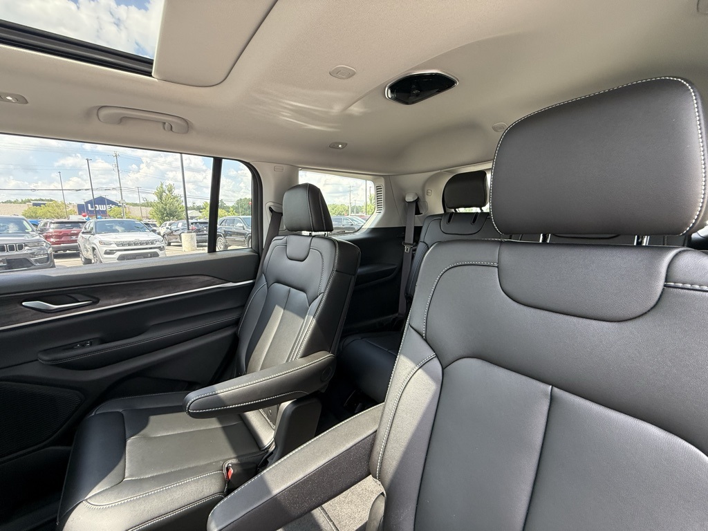 2023 Jeep Grand Cherokee Limited photo 28