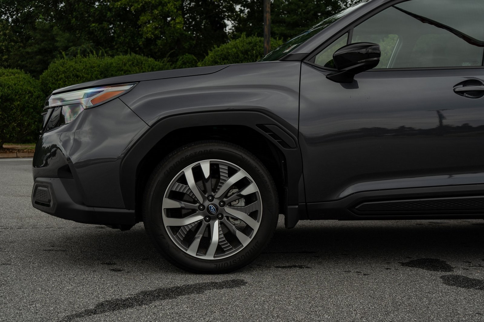 2025 Subaru Forester Touring photo 3