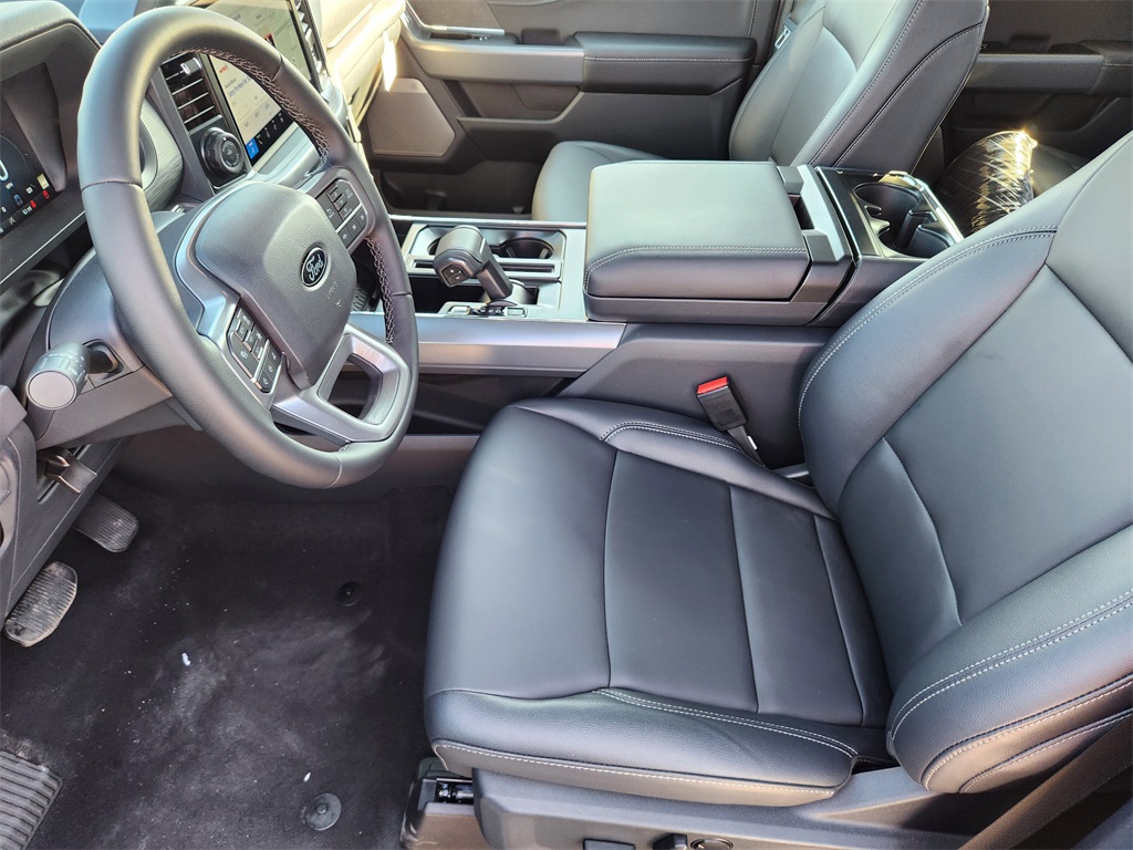 2025 Ford F-150 XLT photo 9