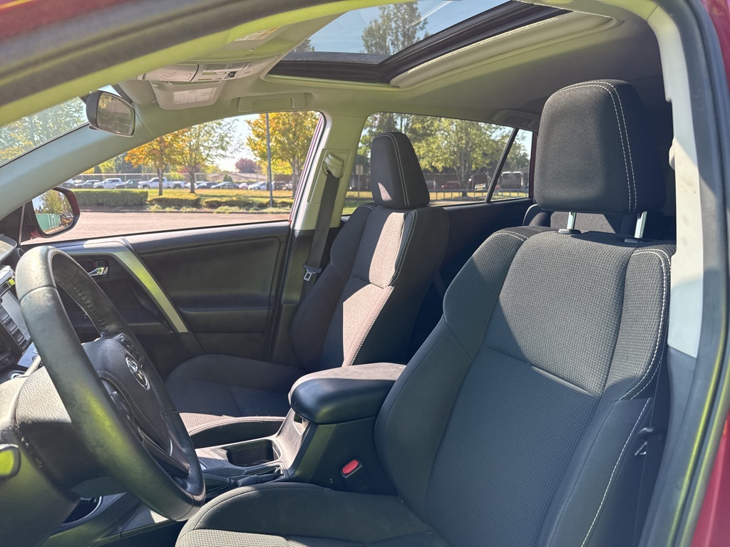 2018 Toyota RAV4 XLE photo 9