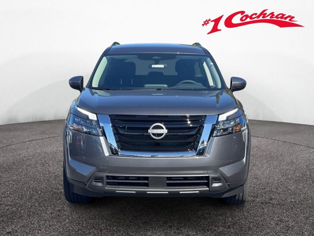 2025 Nissan Pathfinder SV photo 2