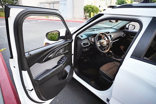 Used 2022 White Chevrolet LT image 36