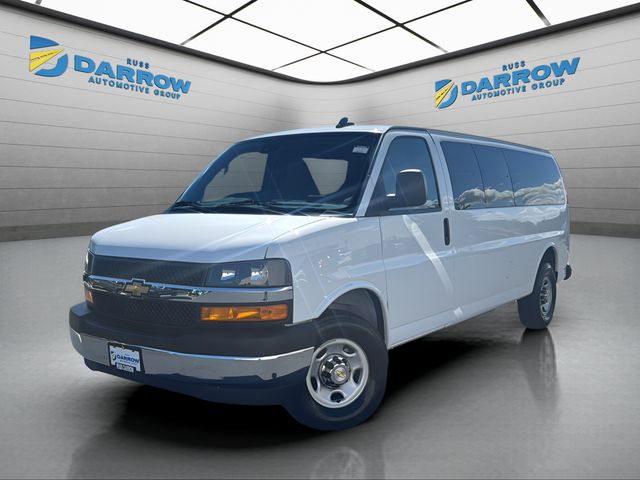 2024 Chevrolet Express Passenger LT's photo