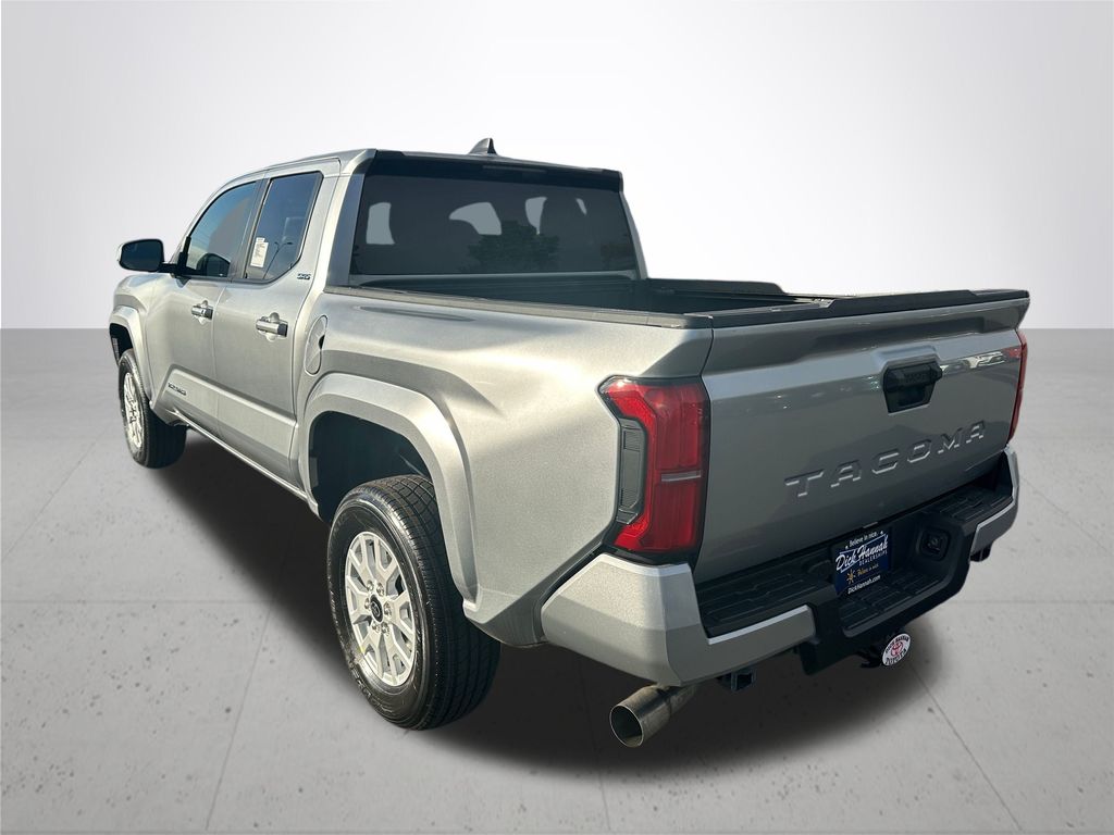 2025 Toyota Tacoma SR5 photo 9