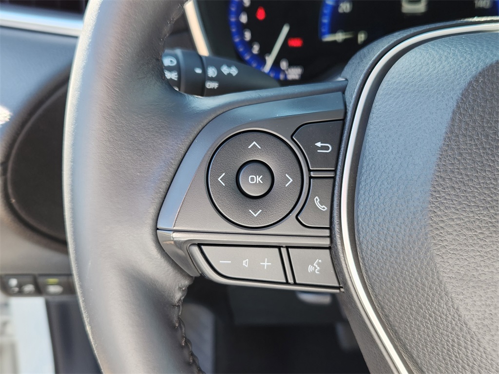 2022 Toyota Corolla Cross XLE photo 19